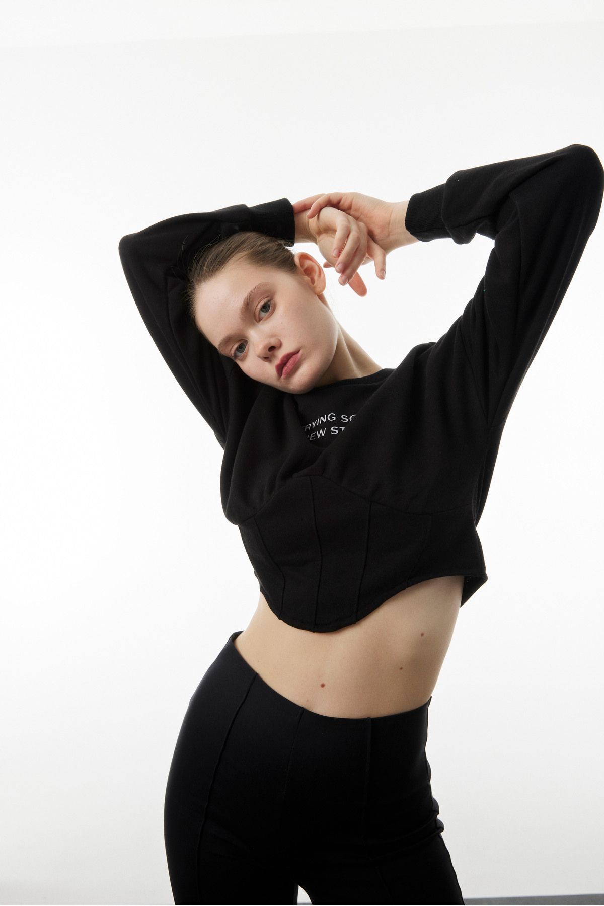 Bel Korse Detaylı Crop Slogan Baskılı Sweatshirt