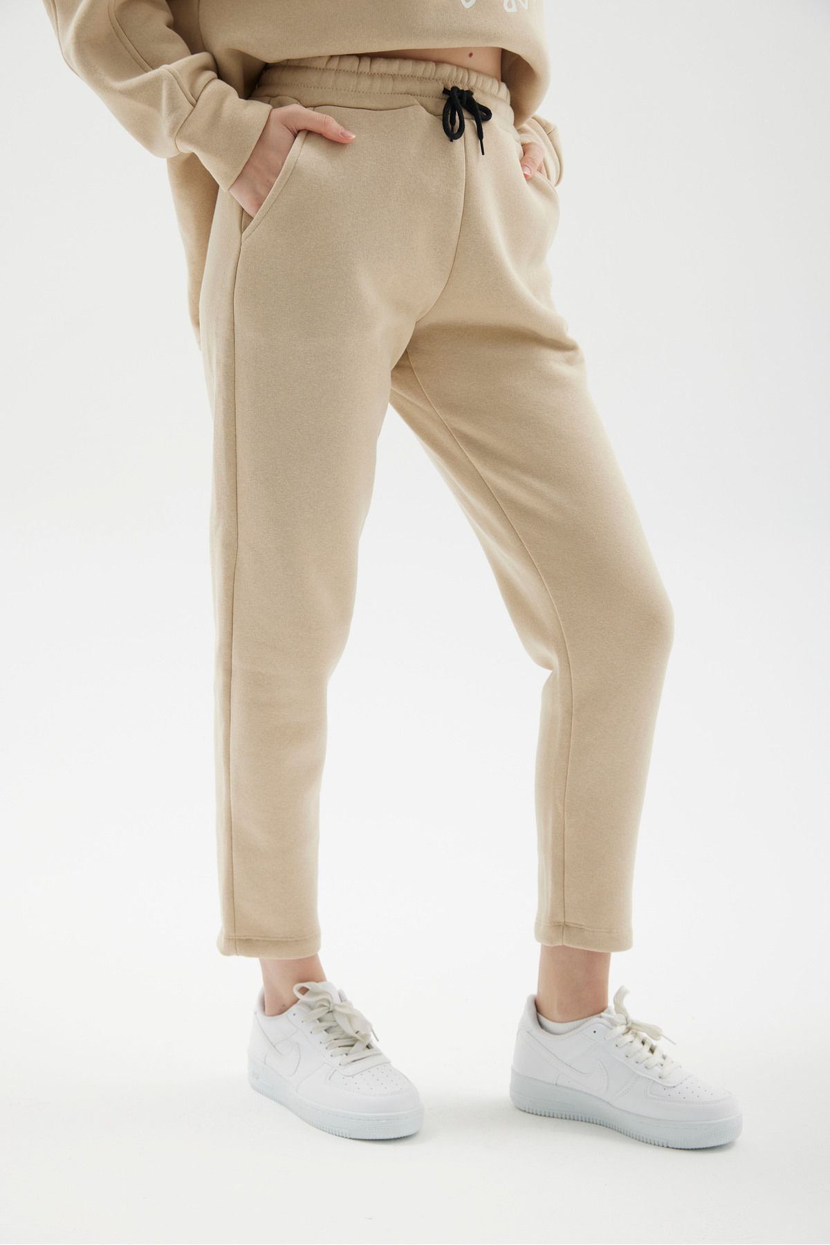 KISA PAÇA BELİ LASTİKLİ CEPLİ RAHAT ÖRME PANTOLON EŞOFMAN