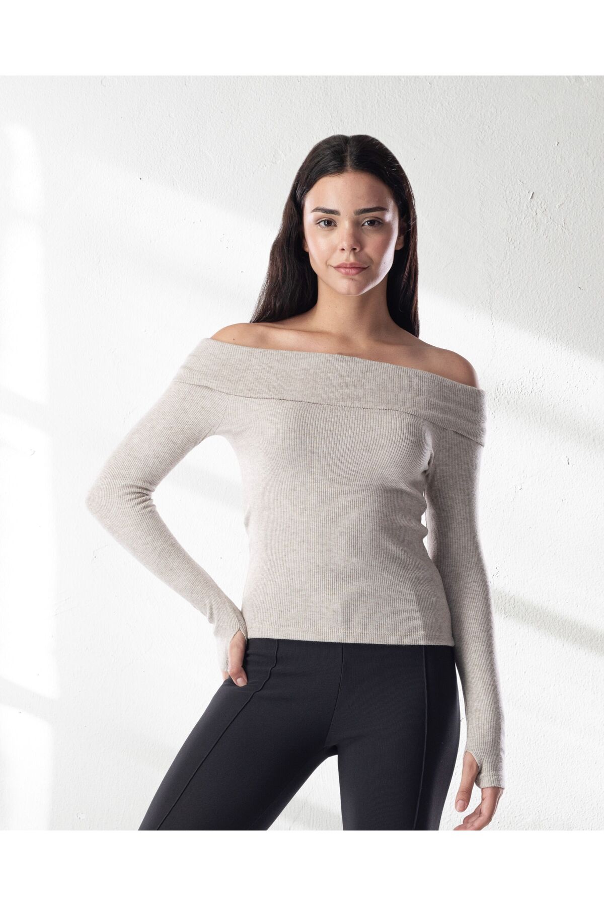 Madonna Yaka Uzun Kol Triko Görünümlü Örme Kazak Bluz Body